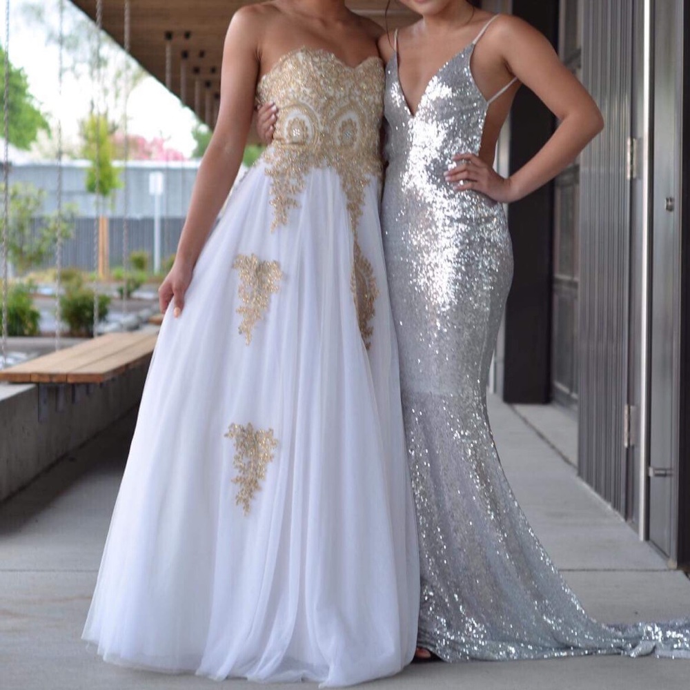 WHITE & GOLD PROM DRESS sz 0/2